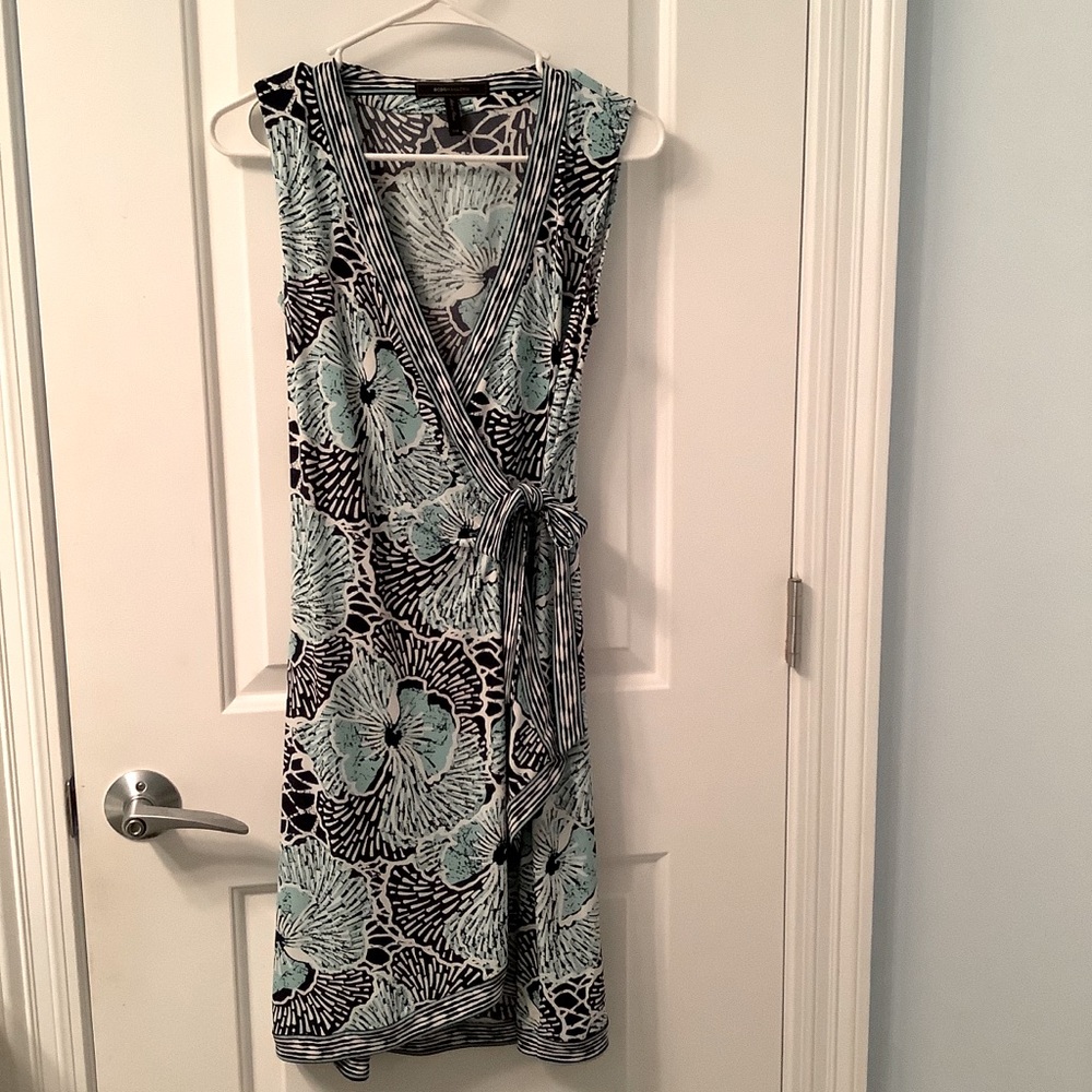 EUC stylish BCBG MaxAzria wrap work/casual dress